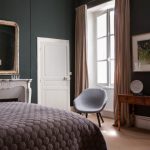 Renovatie van een Frans kasteel tot een prachtig design hotel. Hierin hebben wij de bestaande deuren en het antieke meubilair hersteld.