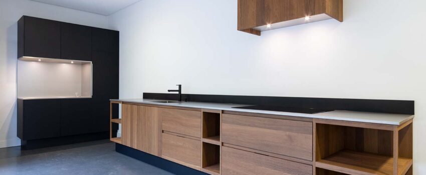 Maatwerk keuken, gemaakt van gestoomd eikenhout